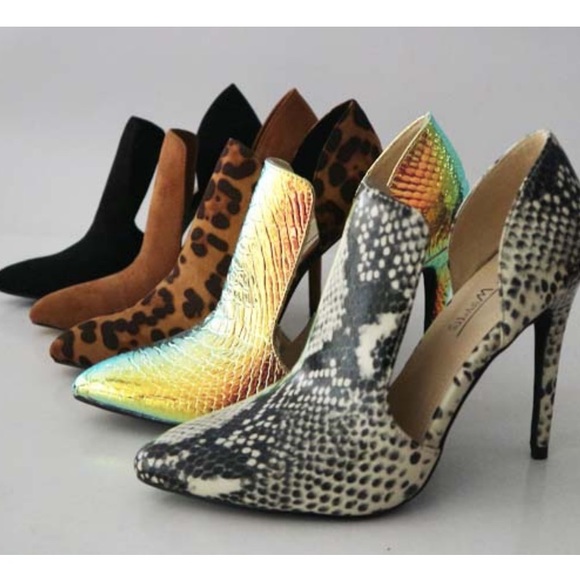 Cut Out Pointy Faux Suede Heels Booties - Picture 4 of 6